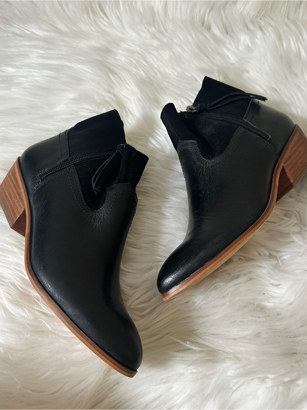 Frye & Co. Rubie Zip Leather Western Ankle Bootie Sz 7